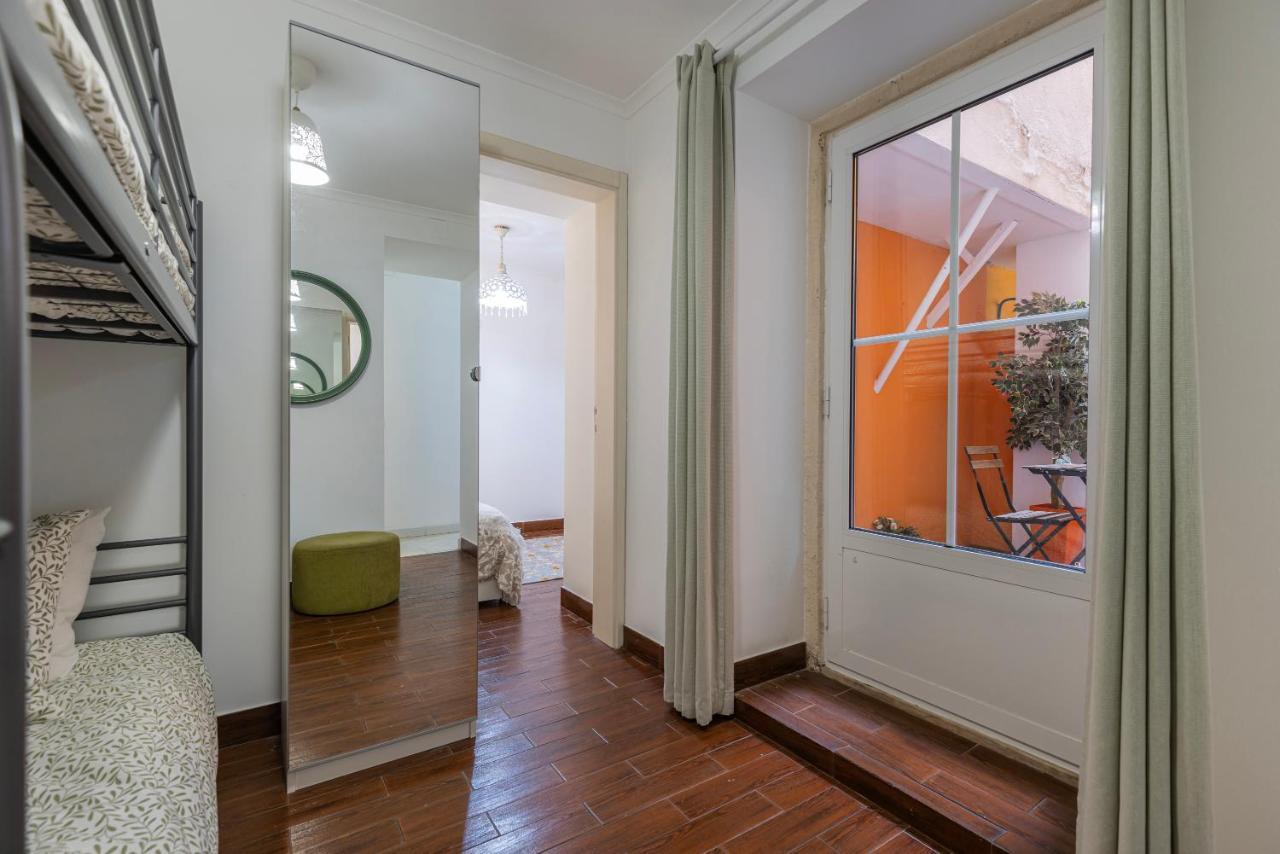 Lovely Patio Getaway In Lisbon Apartment Bagian luar foto