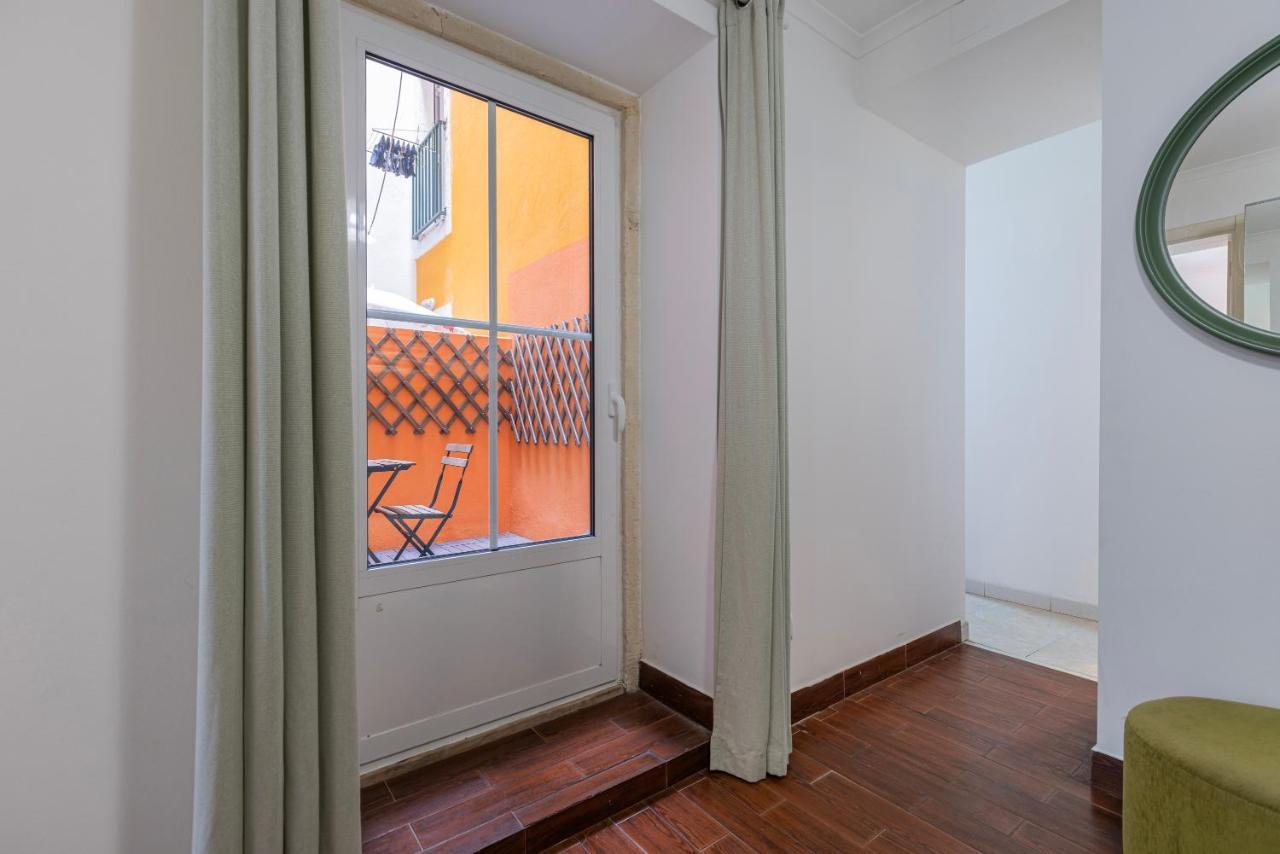 Lovely Patio Getaway In Lisbon Apartment Bagian luar foto